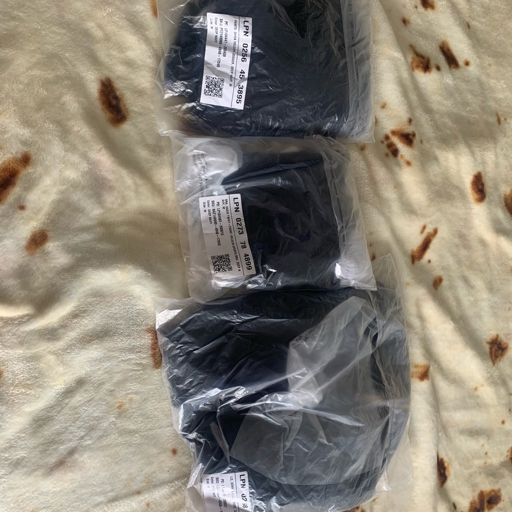 FABLETICS Navy Blue Set - Picture 7 of 7